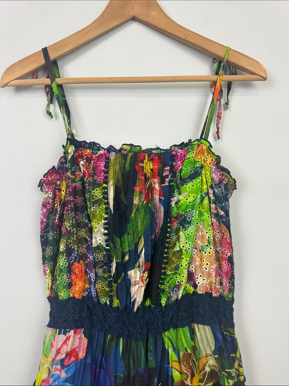Guess Kinsley Tiered Vibrant Floral Tie Straps Maxi Dress Sz XS - Picture 8 of 16